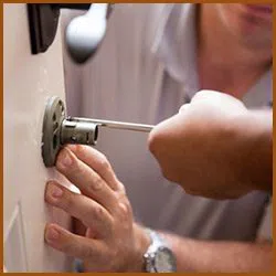 Interstate Locksmith Shop Boston, MA 617-294-6206 - 3-cheap-locksmith
